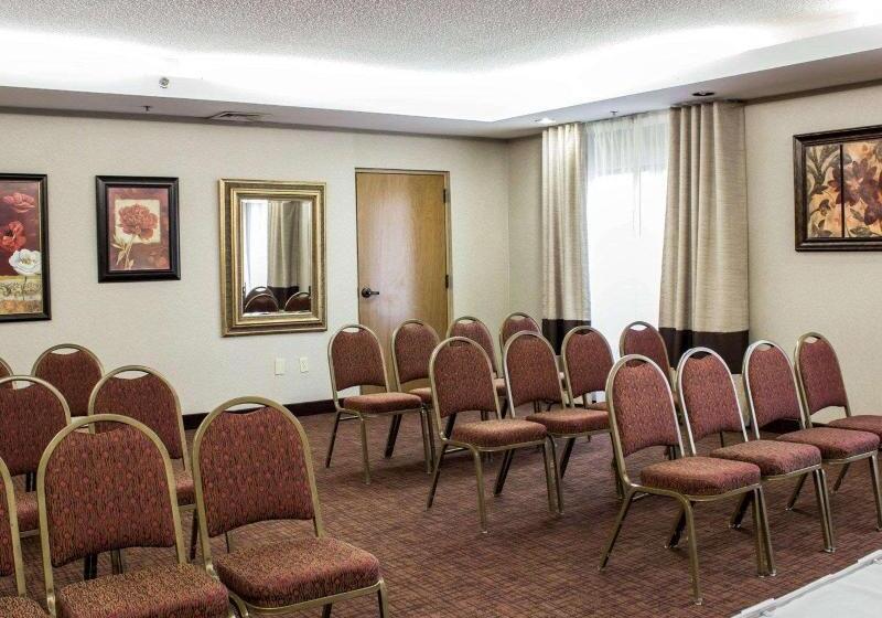 فندق Comfort Suites Regency Park