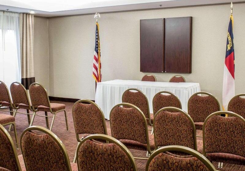 فندق Comfort Suites Regency Park