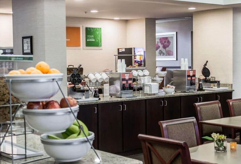 فندق Comfort Suites Regency Park