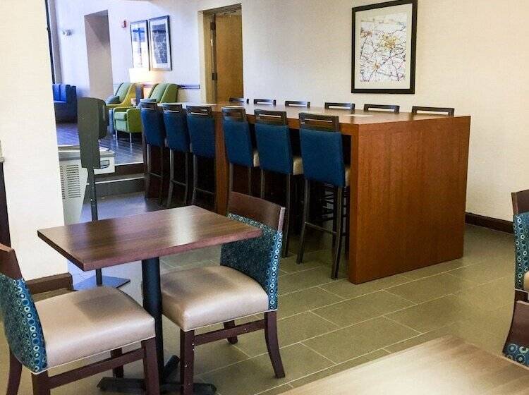 فندق Comfort Suites Regency Park