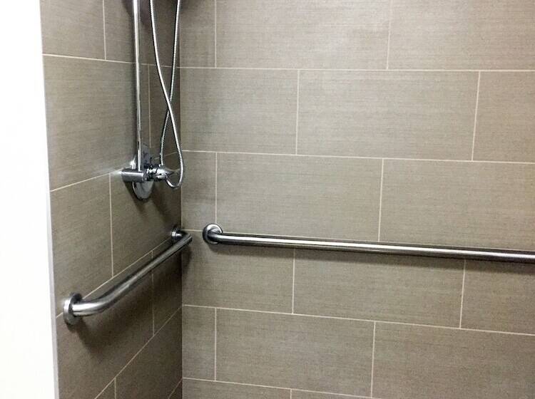 فندق Comfort Suites Regency Park