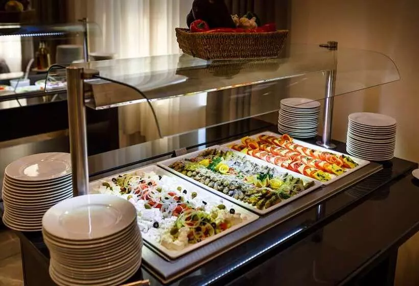 Отель Continental