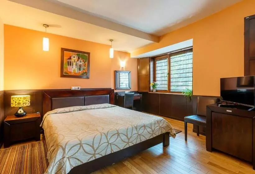 Hotel Ego   Free Parking   Top Central Location