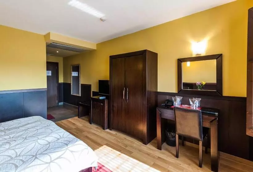 Hotel Ego   Free Parking   Top Central Location