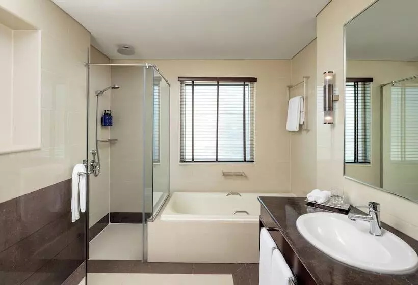 هتل Media Rotana Dubai