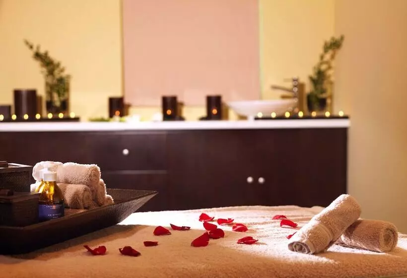هتل Media Rotana Dubai