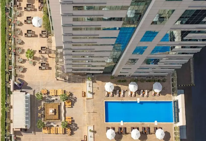 هتل Media Rotana Dubai