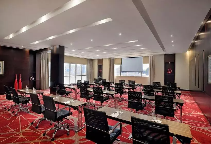 هتل Media Rotana Dubai