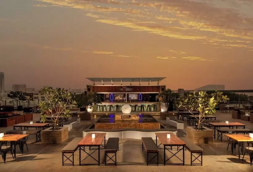 هتل Media Rotana Dubai