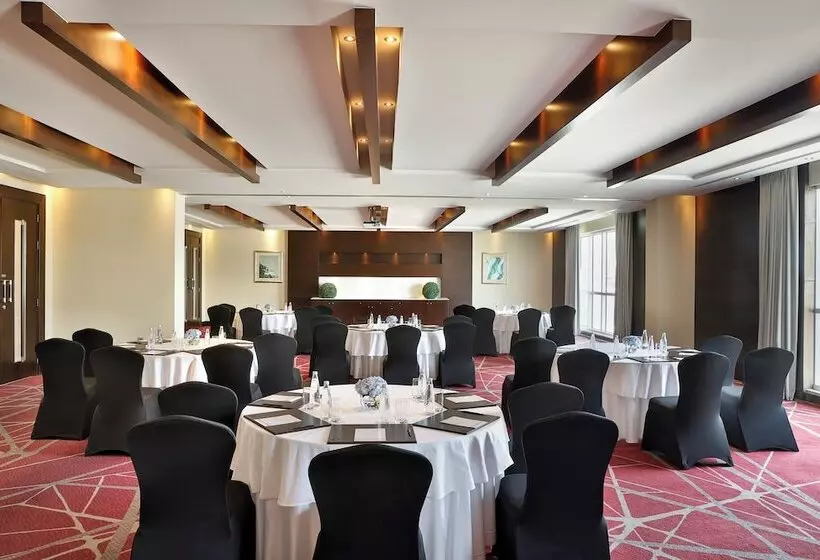 هتل Media Rotana Dubai