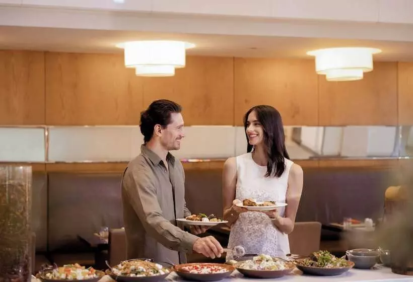 هتل Media Rotana Dubai