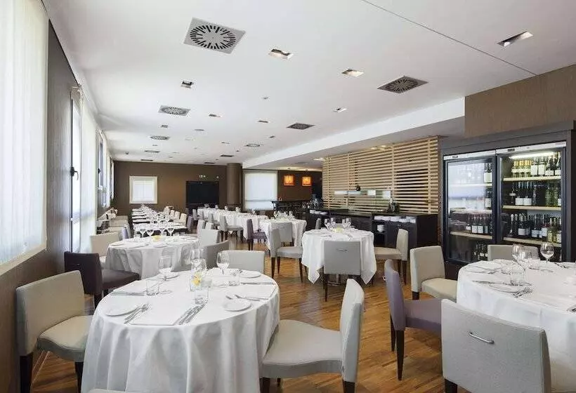 هتل NH Milano Fiera