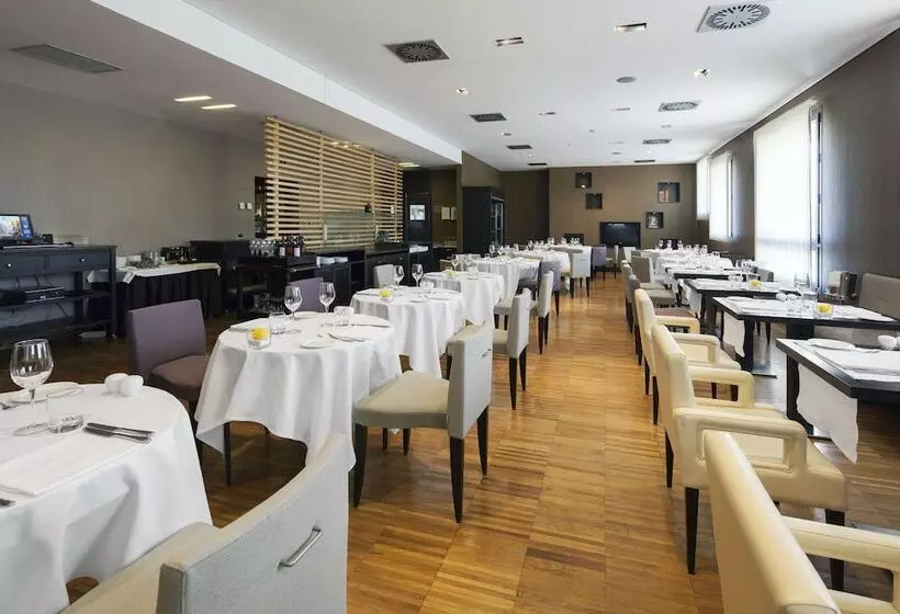 هتل NH Milano Fiera