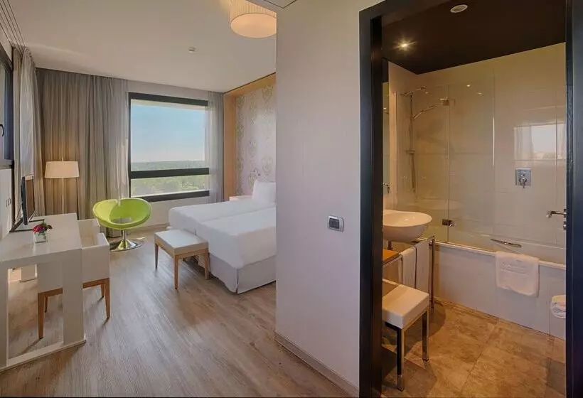 هتل NH Milano Fiera