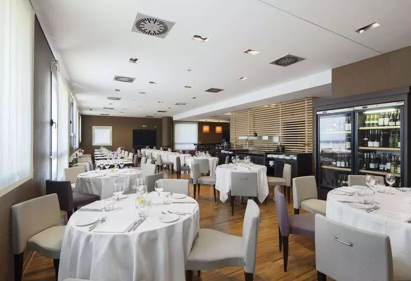 هتل NH Milano Fiera