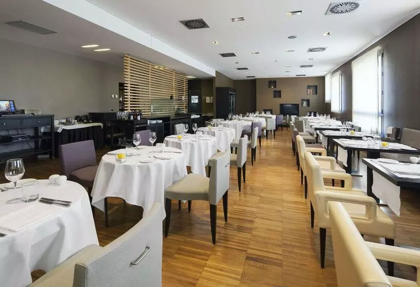 هتل NH Milano Fiera