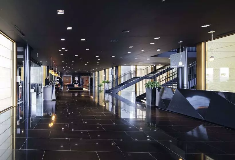 هتل NH Milano Fiera