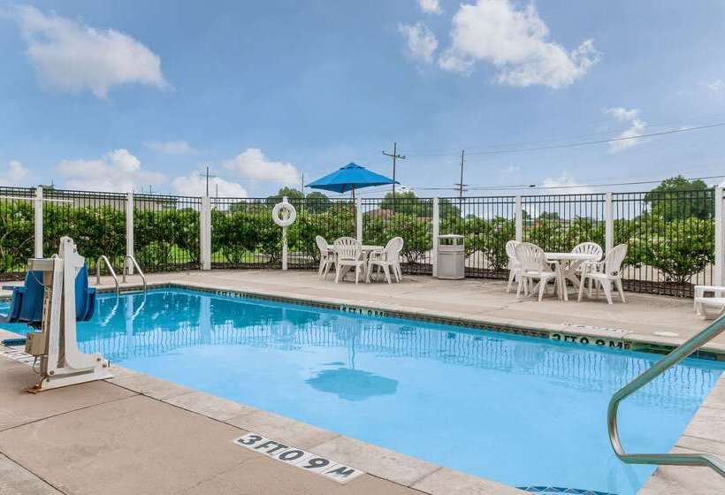 Отель Quality Inn & Suites