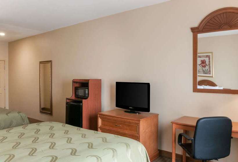 Отель Quality Inn & Suites