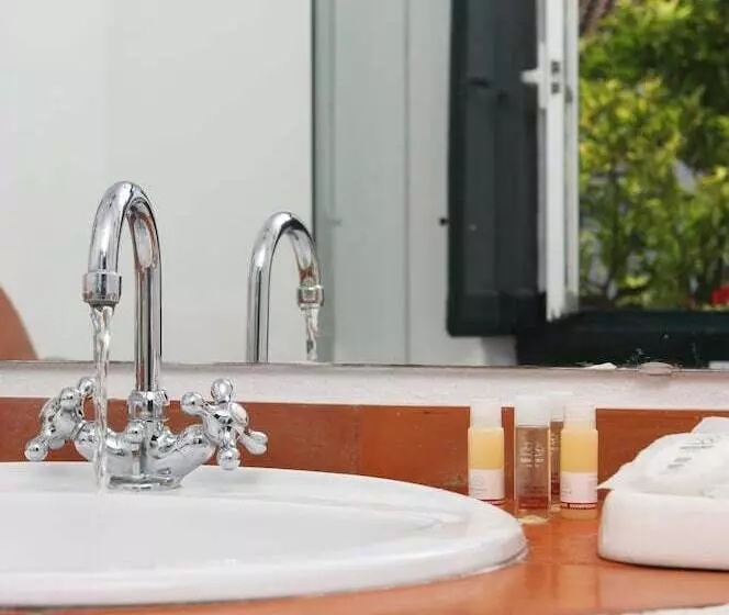 Отель Quinta Da Praia Das Fontes