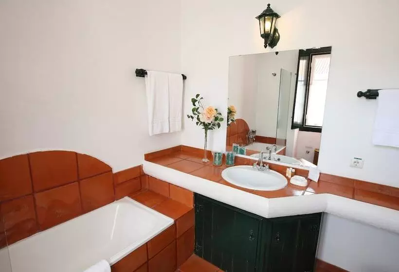 Отель Quinta Da Praia Das Fontes