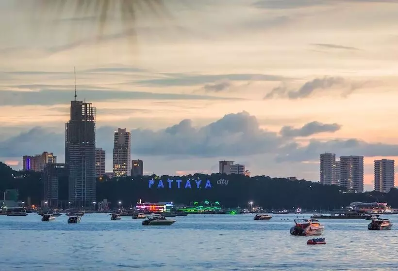 فندق Sandalay Resort