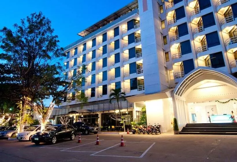 فندق Sandalay Resort