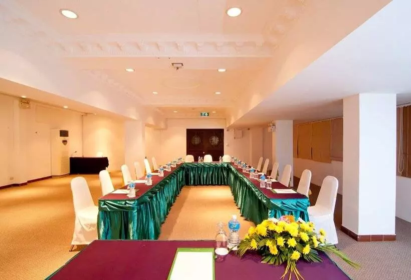 فندق Sandalay Resort