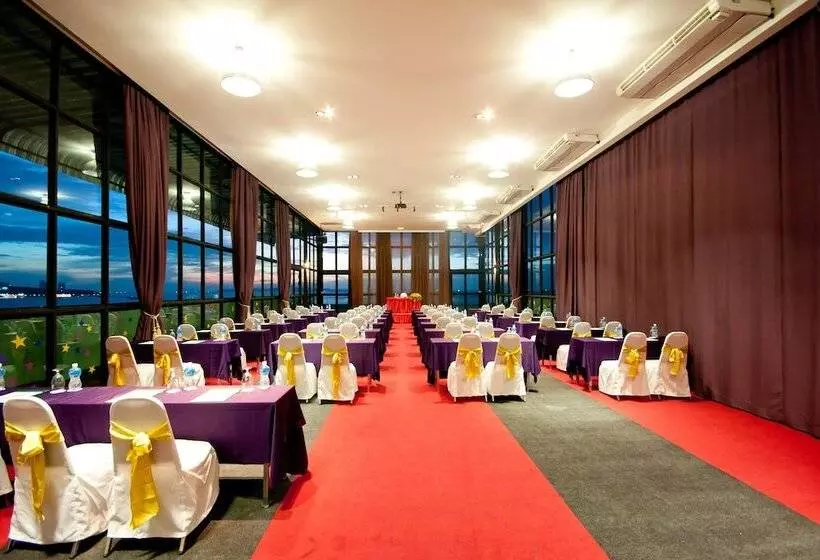 فندق Sandalay Resort