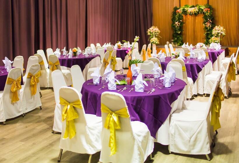 فندق Sandalay Resort