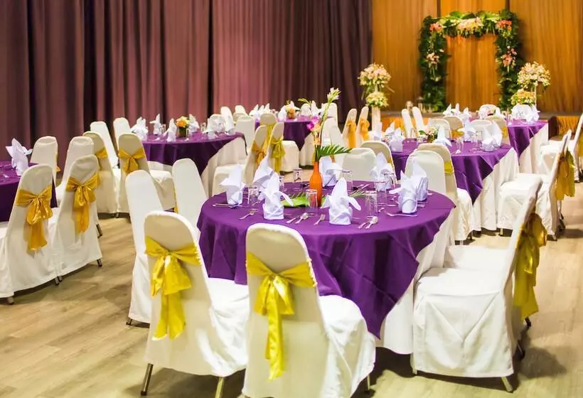 فندق Sandalay Resort