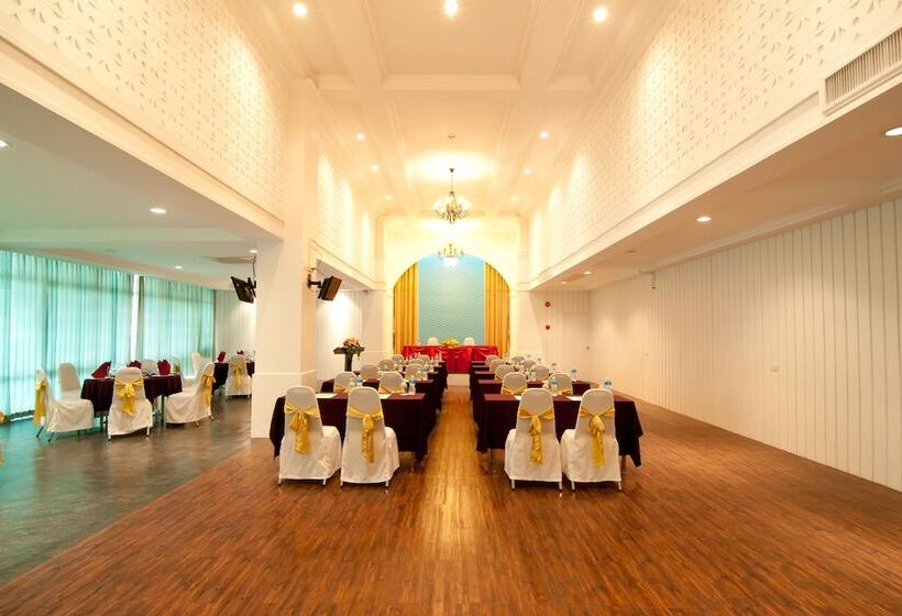 فندق Sandalay Resort