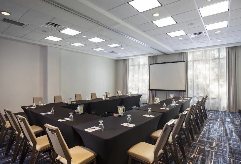 فندق Sheraton Suites Philadelphia Airport