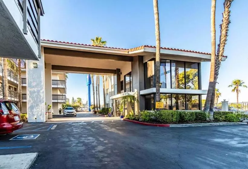 هتل Studio 6 Anaheim, Ca