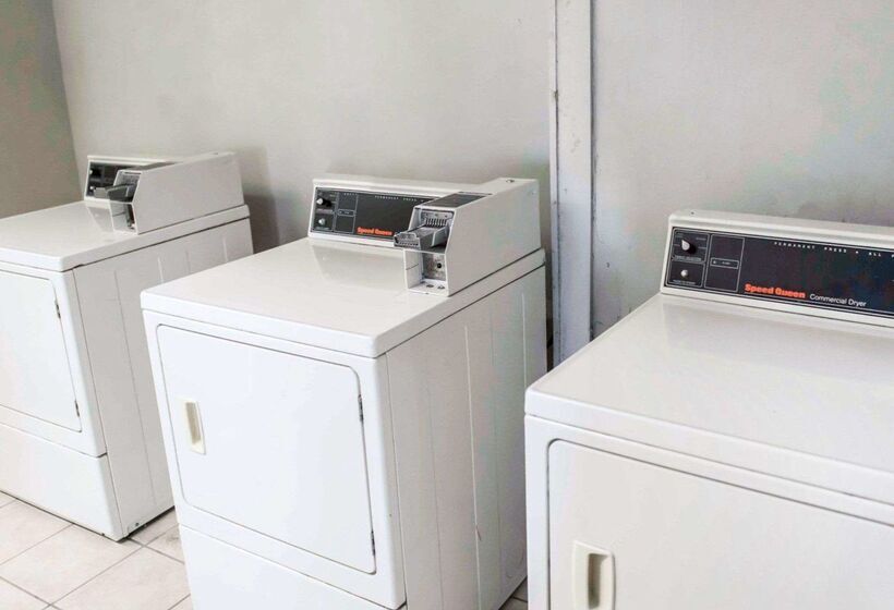 酒店 Suburban Studios Tallahassee Near University