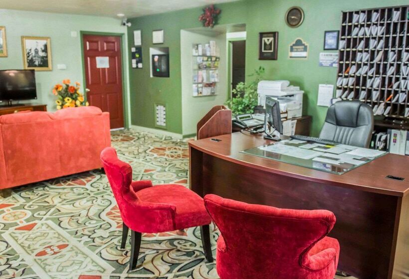 酒店 Suburban Studios Tallahassee Near University