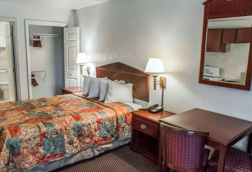 هتل Suburban Studios Tallahassee Near University