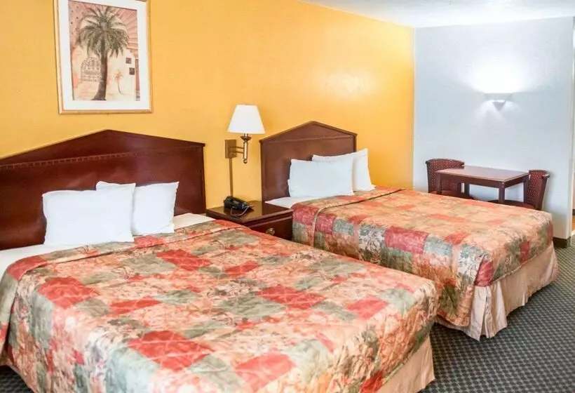 هتل Suburban Studios Tallahassee Near University