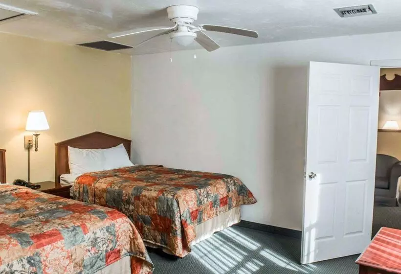 هتل Suburban Studios Tallahassee Near University