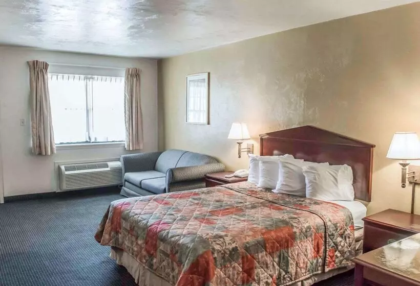 هتل Suburban Studios Tallahassee Near University