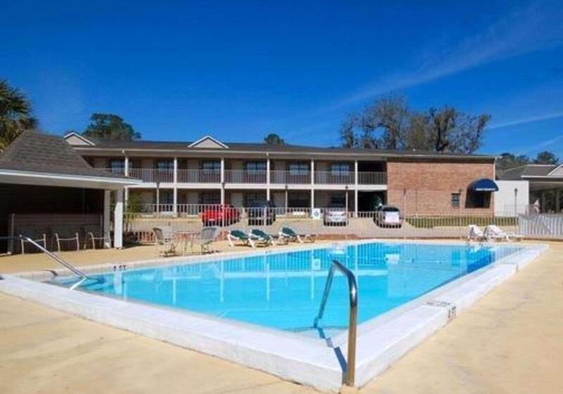 酒店 Suburban Studios Tallahassee Near University