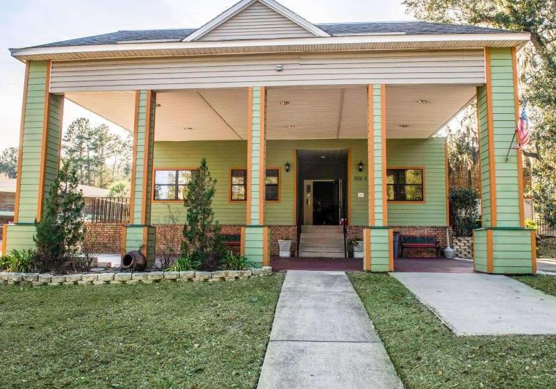 酒店 Suburban Studios Tallahassee Near University