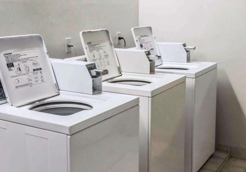 酒店 Suburban Studios Tallahassee Near University