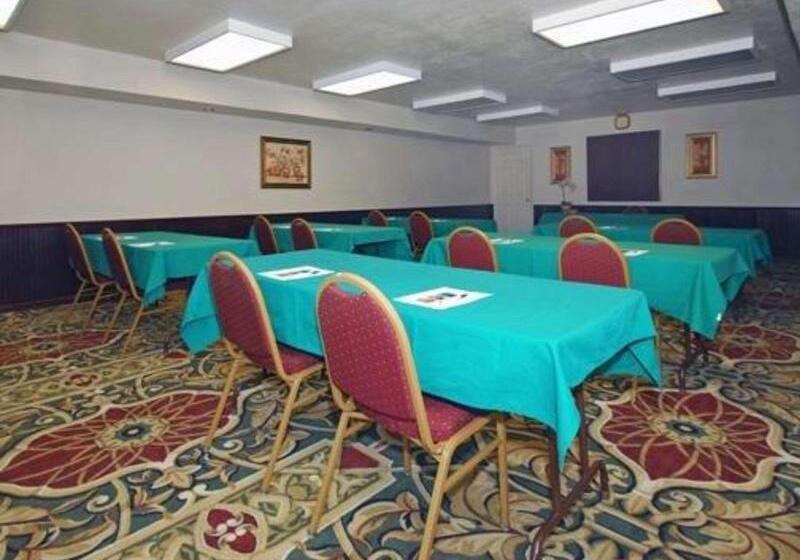 酒店 Suburban Studios Tallahassee Near University