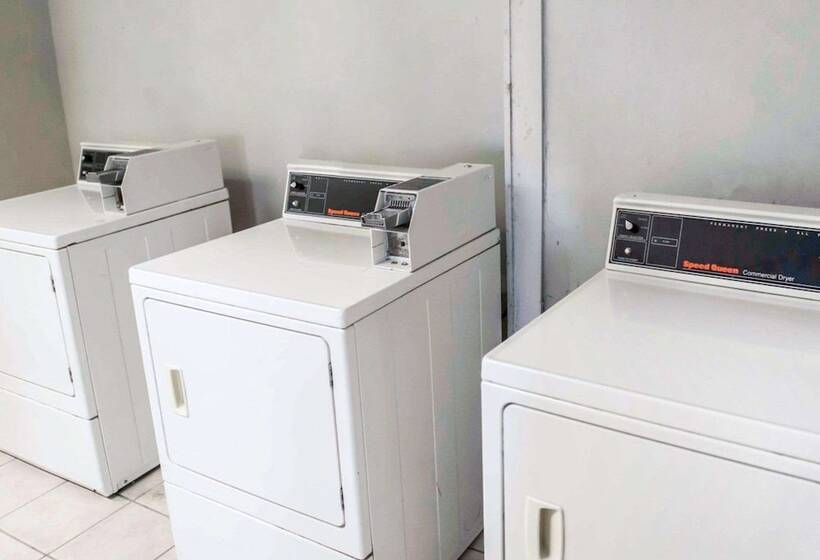 酒店 Suburban Studios Tallahassee Near University