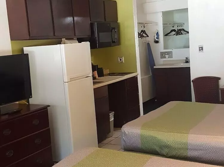 هتل Suburban Studios Tallahassee Near University