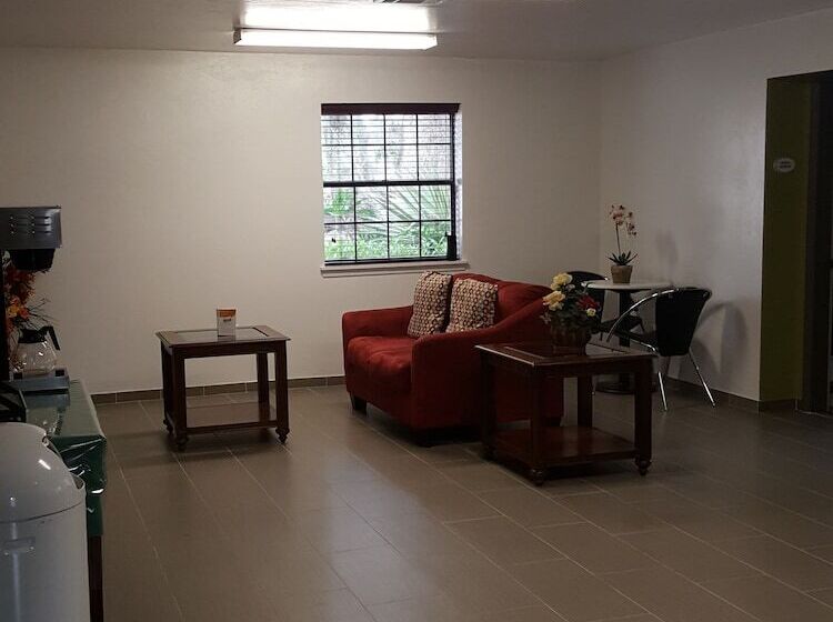 酒店 Suburban Studios Tallahassee Near University