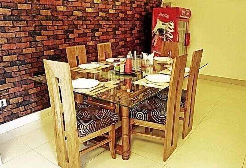 בית מלון כפרי Taj Homestay