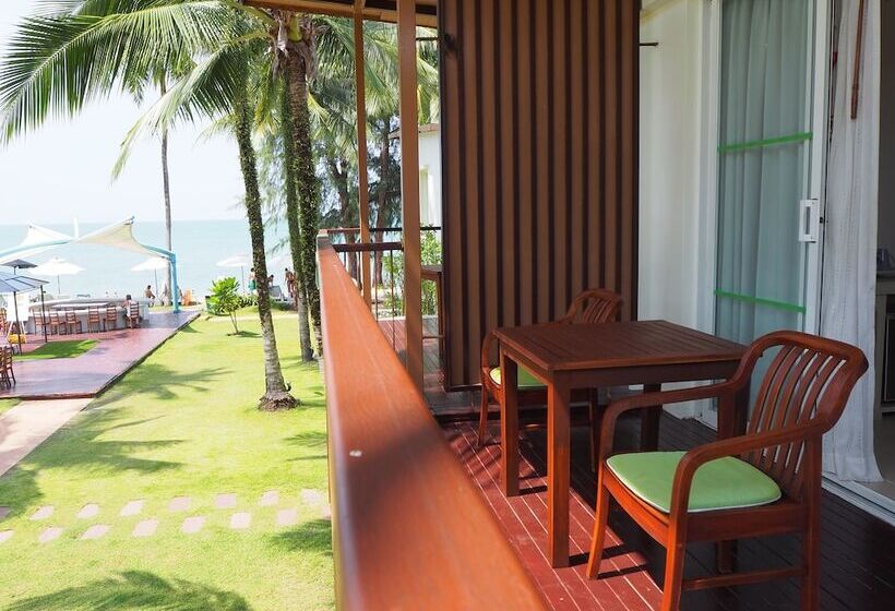 בית מלון כפרי The Briza Beach Resort, Khao Lak Sha Extra Plus