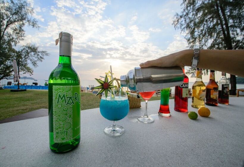 בית מלון כפרי The Briza Beach Resort, Khao Lak Sha Extra Plus